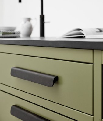 Ручка для мебели удлиненная из алюминия и античной бронзы, осень 224