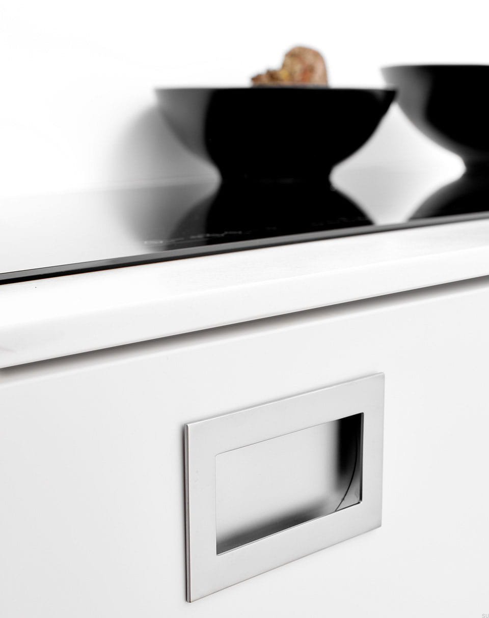 512160160-66--Uchwyt-meblowy-wpuszczany-Inn-160-Metalowy-Srebrny-Furnipart-Skandynawskie-Uchwyty_1