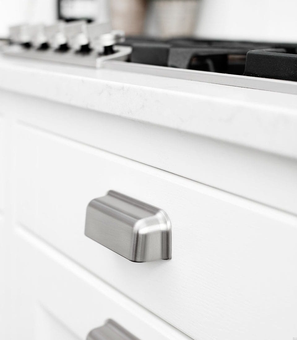 542760096-66--Uchwyt-meblowy-muszlowy-Port-96-Metalowy-Srebny-Furnipart-Skandynawskie-Uchwyty_3