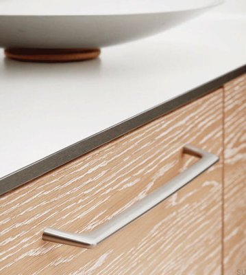 Vista 256 Металлическая удлиненная мебельная ручка, серебристая матовая