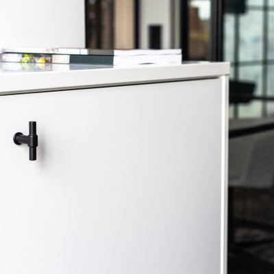 Мебельная ручка T-Bar T-Type Metal черный