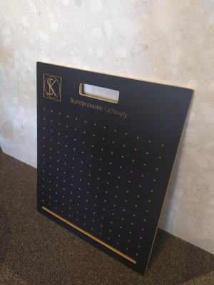 L-дисплей с логотипом