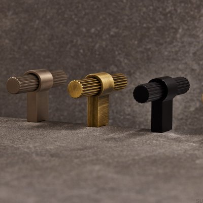 Мебельная ручка T-Bar Helix Stripe, серебристый матовый металл (под нержавеющую сталь)