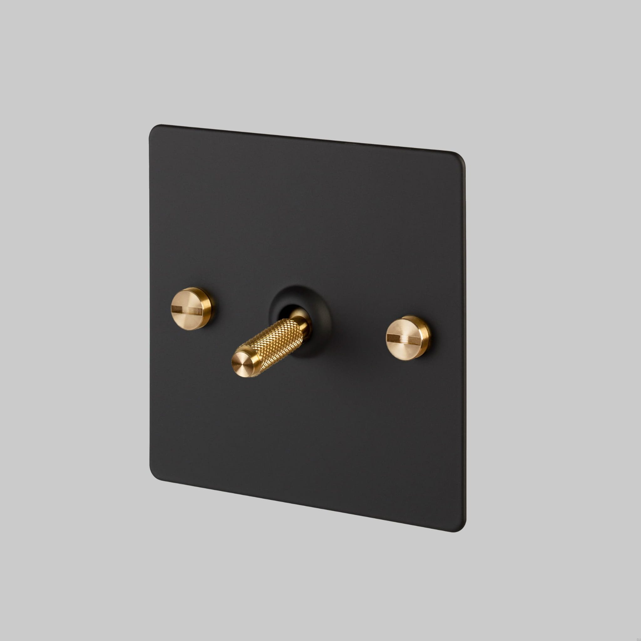 1.-1G_Toggle_Black_Brass-scaled.jpg