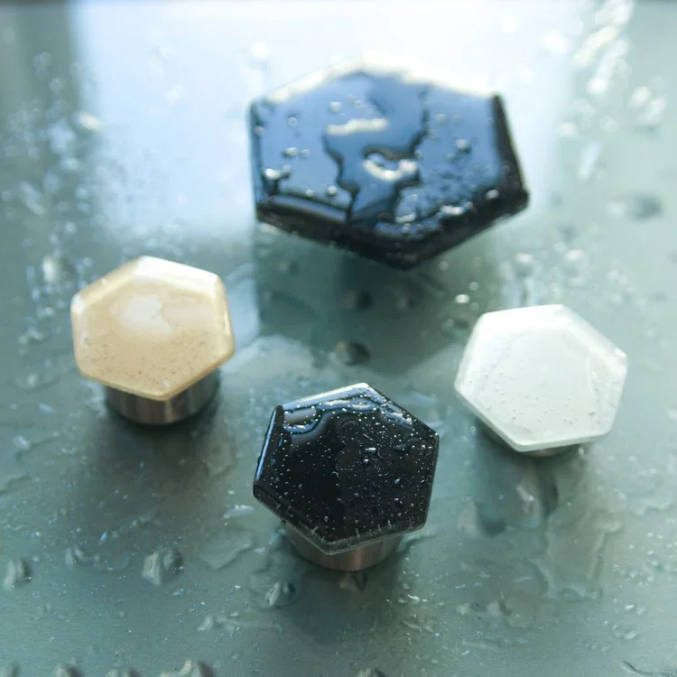 Uchwyty do kabin prysznicowych - DOT Manufacture HEXAGON.webp