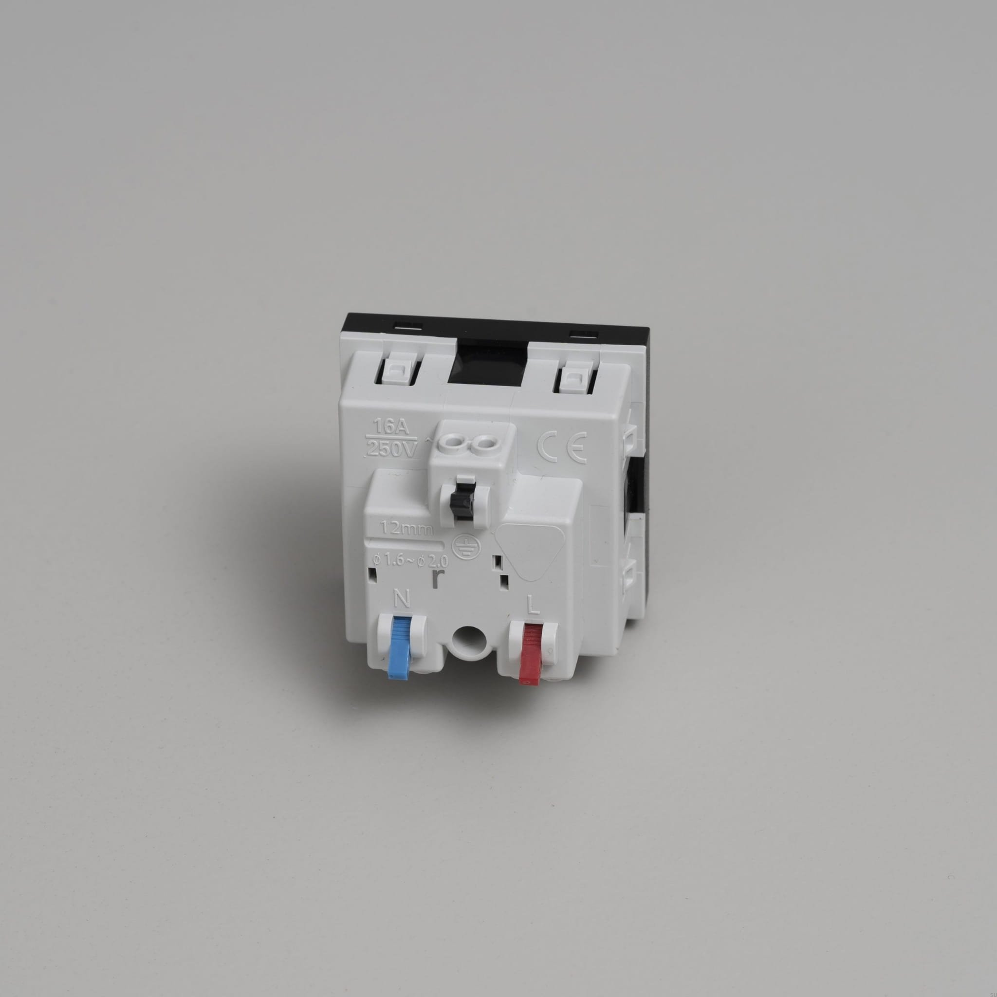 EU_Electricty_France_Belgium_Socket_Black_Rear_Web-scaled.jpg
