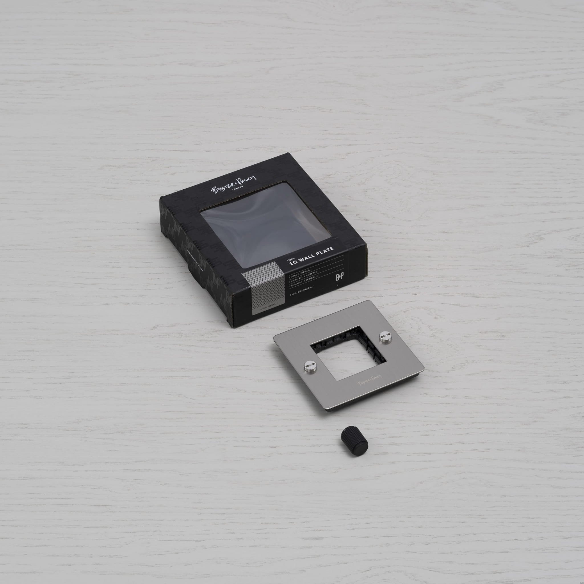 EU_ELECTRICITY_1G_Wall_Plate_No_Infills_Steel_Unboxing_1_Web-scaled (1).jpg