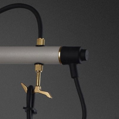 Настенный светильник Hooked Nude, стальной серый с латунью