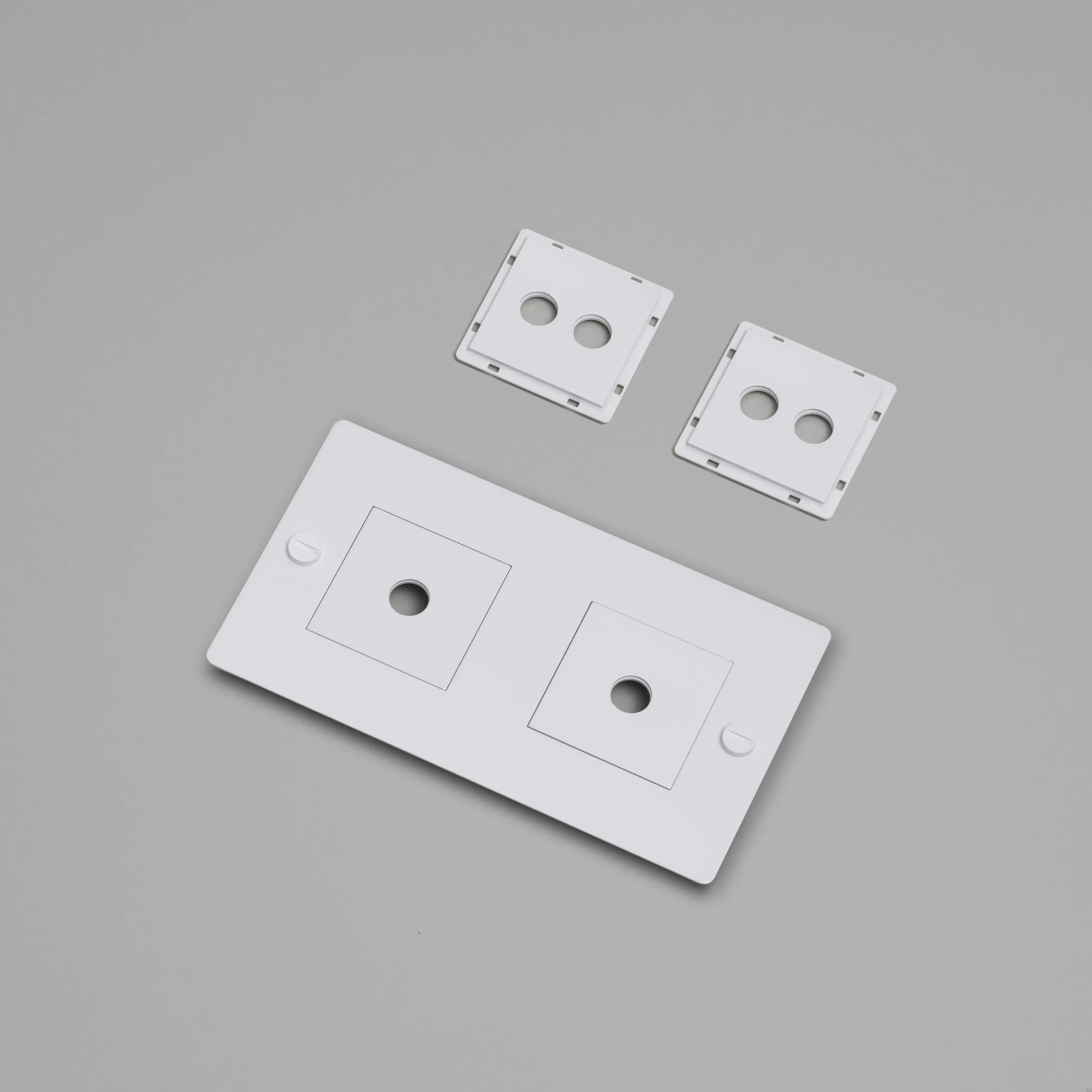 EU_ELECTRICITY_2G_Wall_Plate_Infill_White_Web-scaled.webp