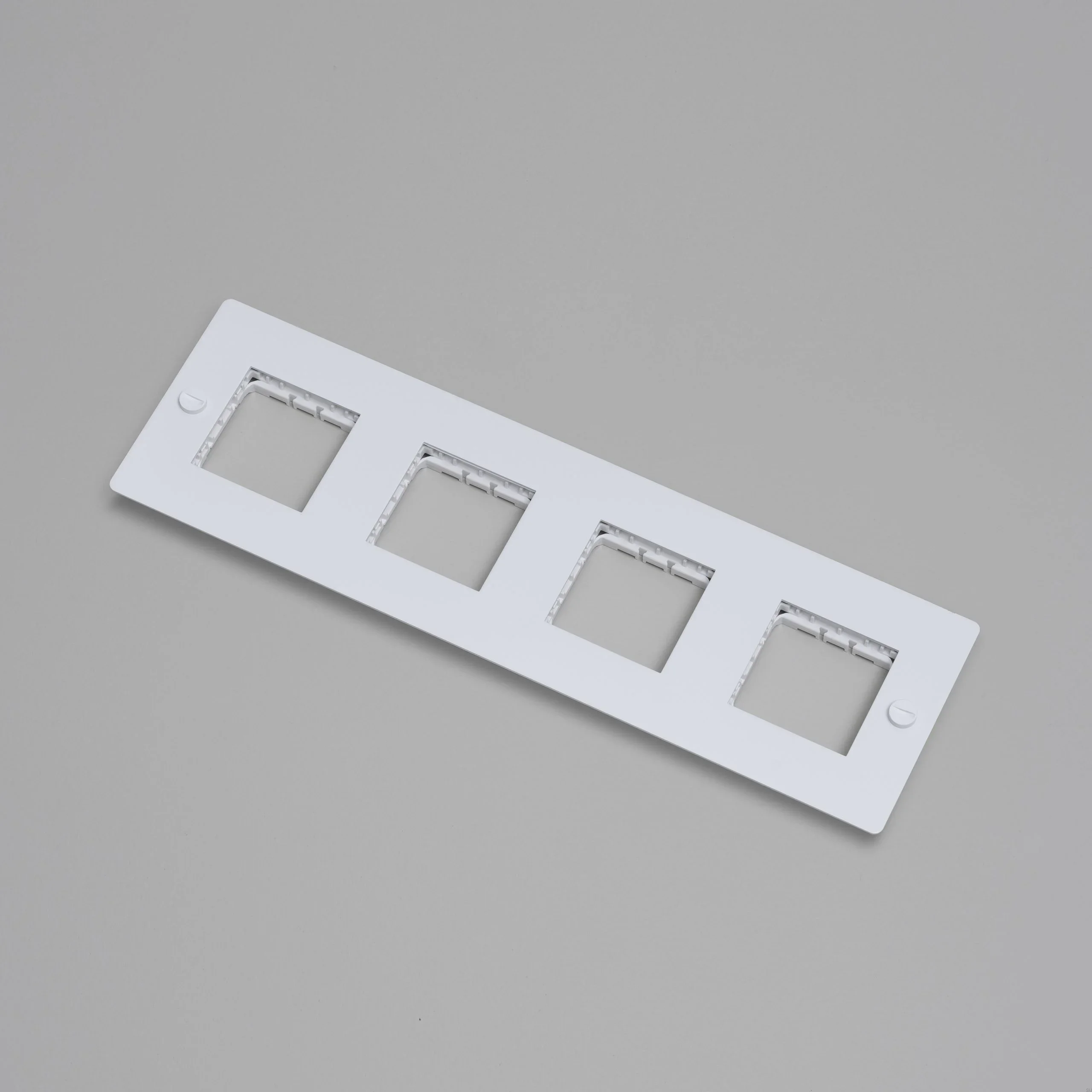 EU_ELECTRICITY_4G_Wall_Plate_No_Infill_White_Web-scaled.webp
