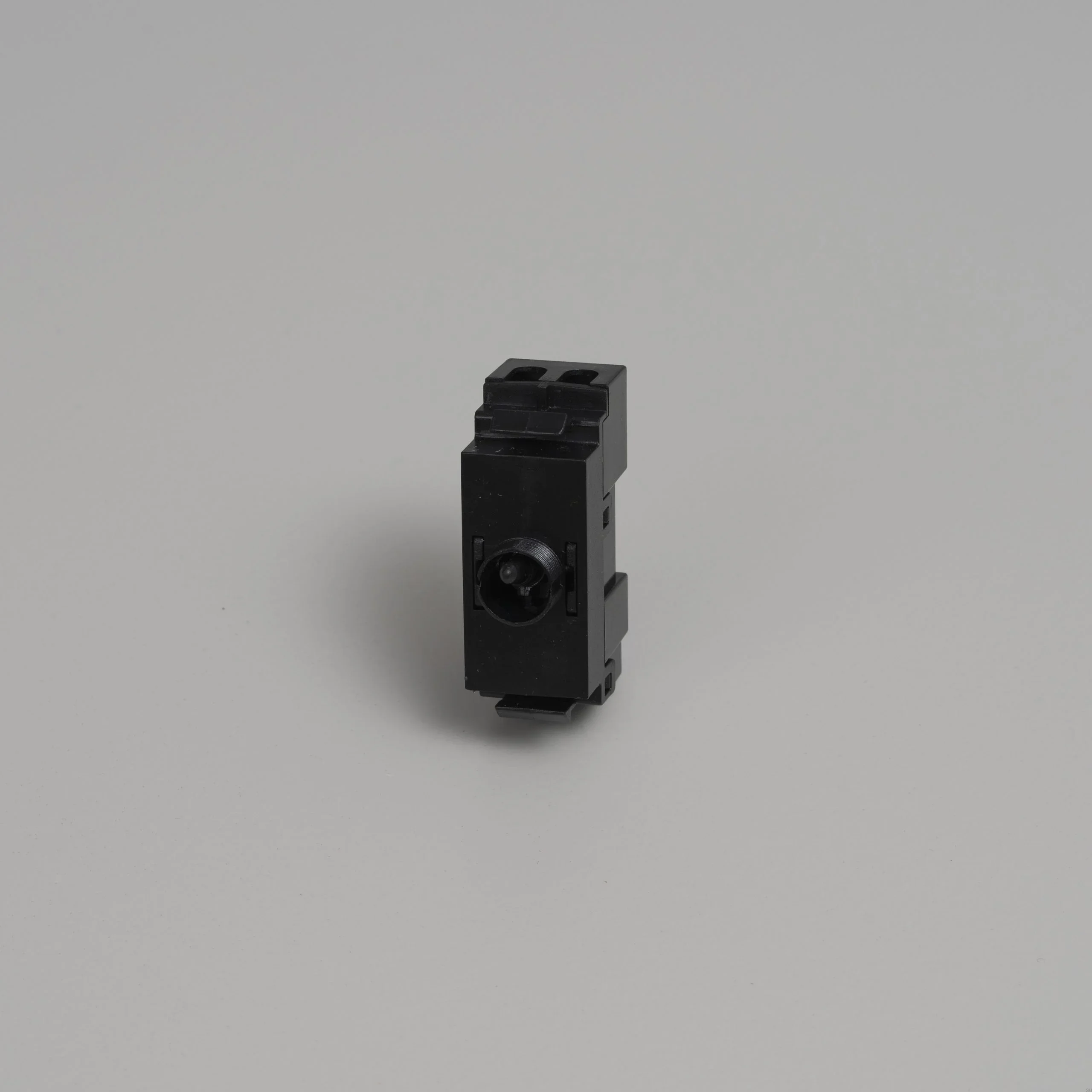 EU_Electricty_Retractive_toggle_Switch_front_Web-1-scaled.webp