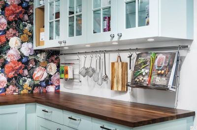 Полка для кулинарных книг для системы кухонных труб Полированный Хром