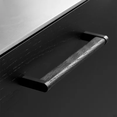 Crossing 320 Деревянная черная удлиненная мебельная ручка