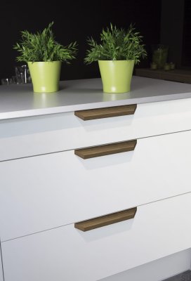 Продолговатая мебельная ручка Barcco 480 Орех