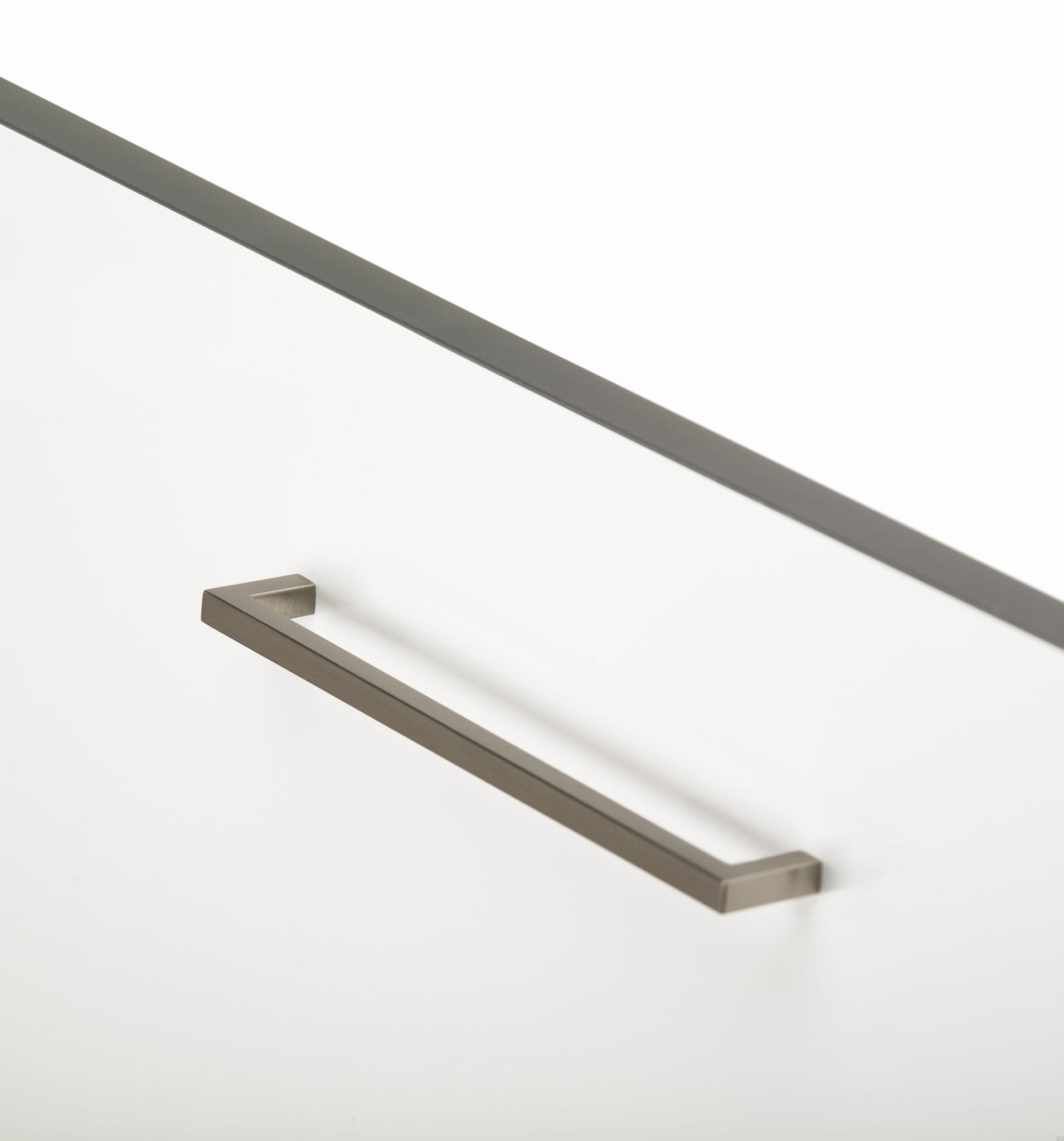 0056128Z31 U - CC128L136mm handle brushed grey Uchwyty meblowy podłużny Skandynawskie Uchwyty Scandinavian Handles (6)