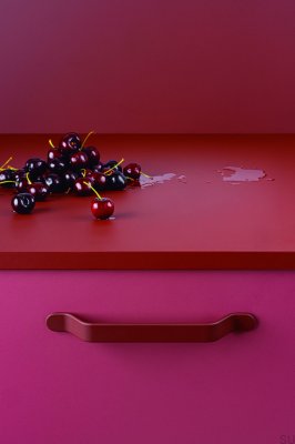 Ручка мебельная удлиненная Belt 160 Metal Red