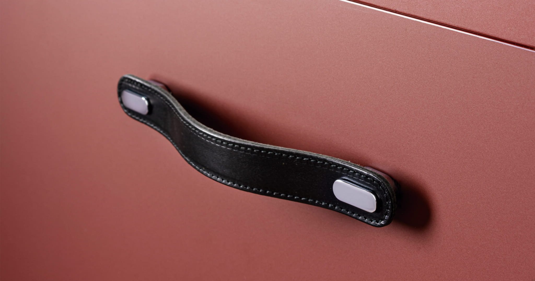 OBLONG - 22x197mm black leather+matt black hdle-obolong-na-meblu.jpg