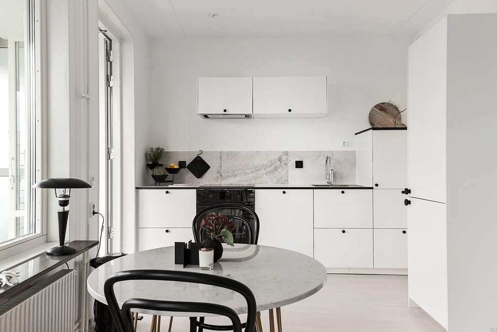 Wnętrze z uchwytami Dot