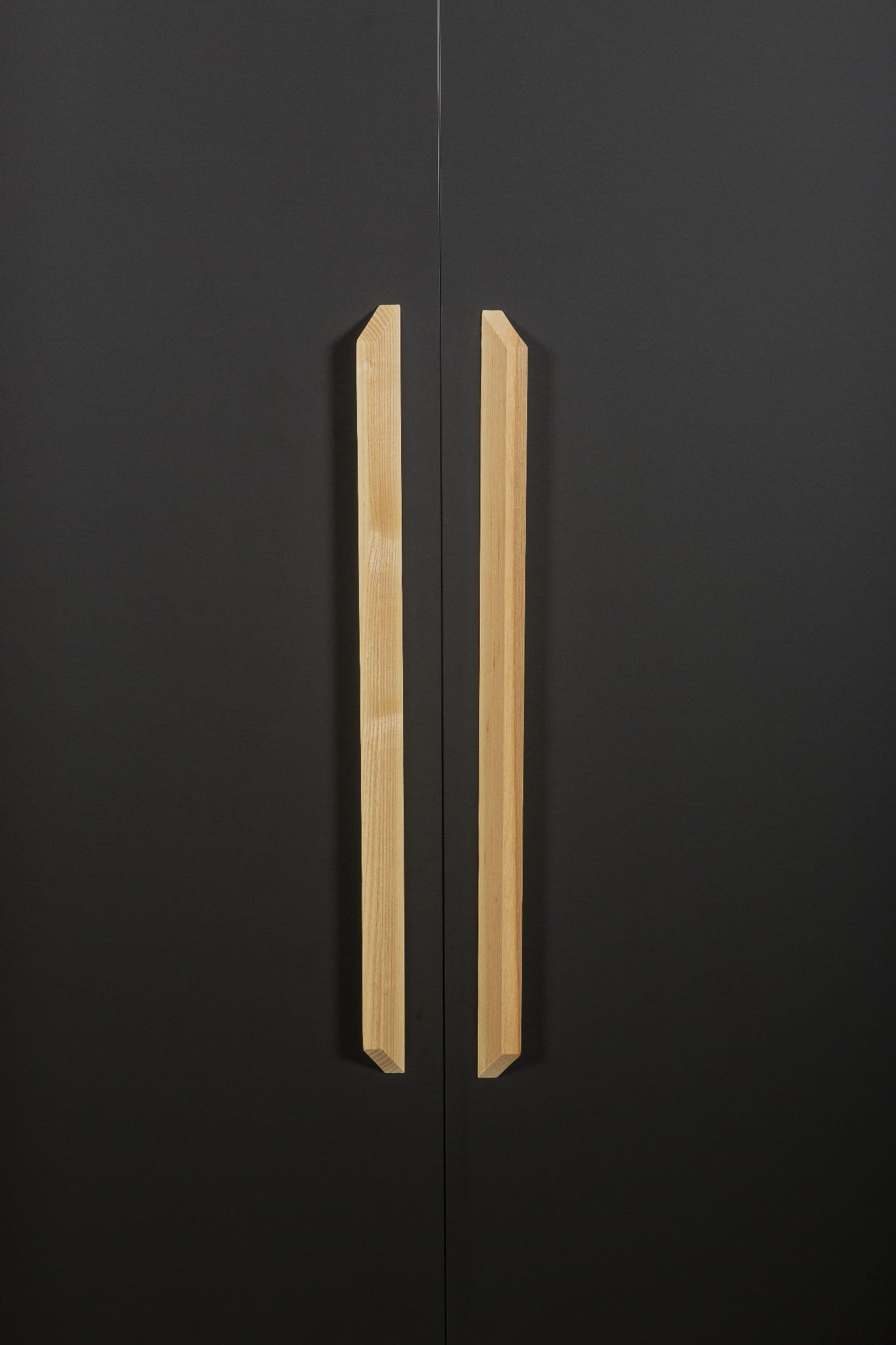 0340600W18--Uchwyt-meblowy-podłużny-Barcco-480-Drewniany-Jesion-Viefe-Skandynawskie-Uchwyty_5