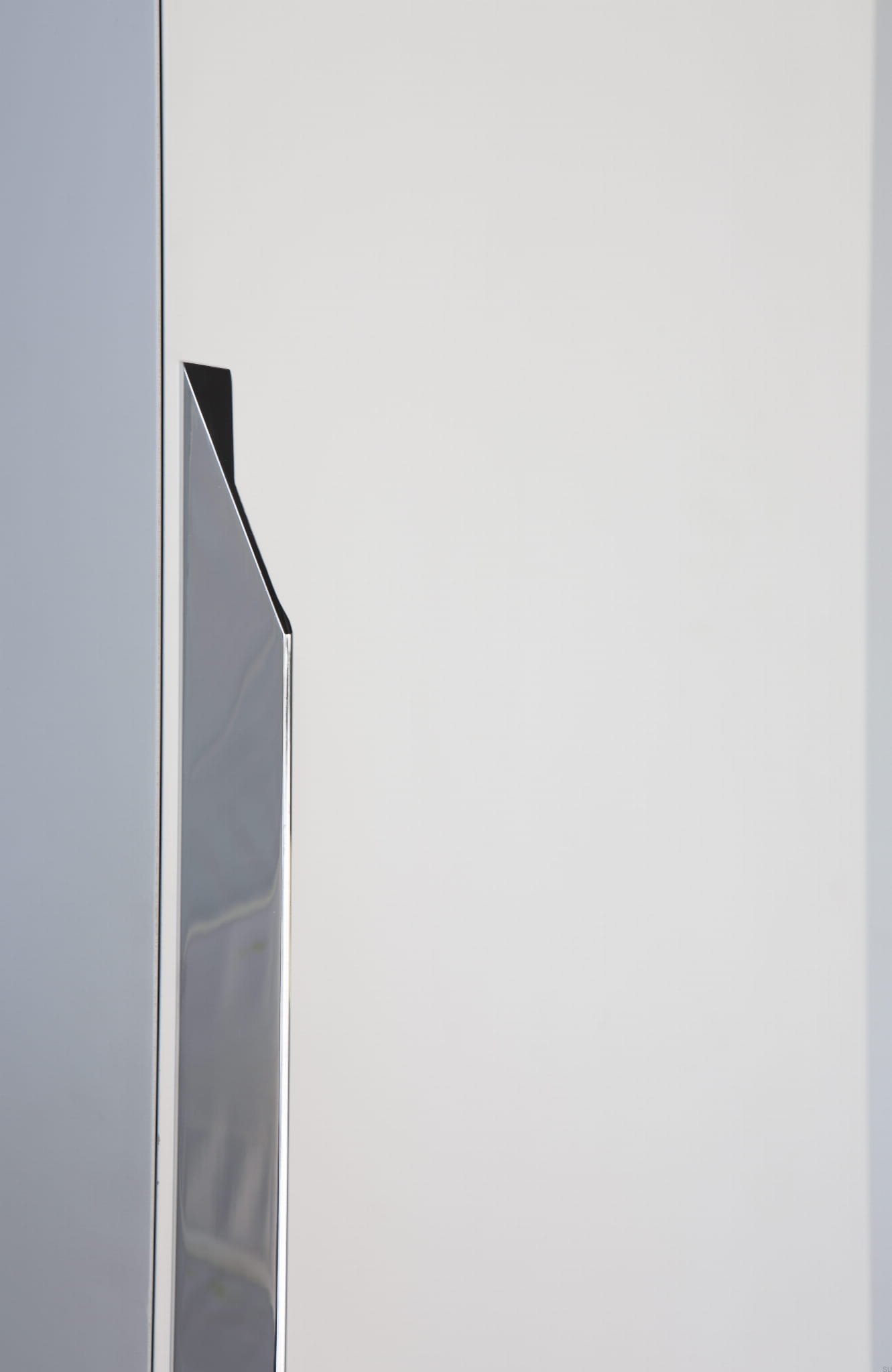 0322400L01--Uchwyt-meblowy-podłużny-Cutt-192-320-Aluminiowy-Chrom-Polerowany-Viefe-Skandynawskie-Uchwyty_2