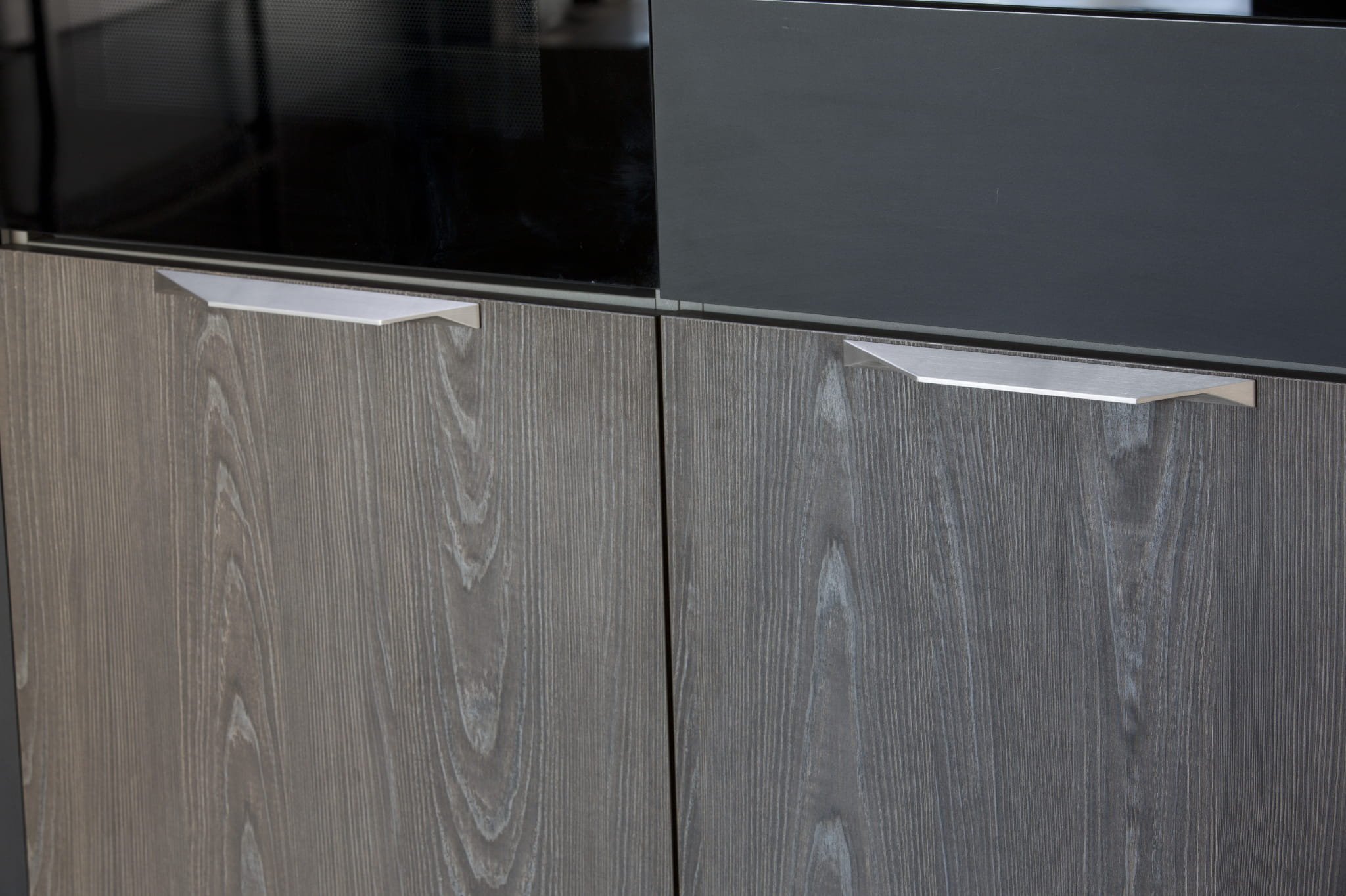 0322200L01--Uchwyt-meblowy-podłużny-Cutt-96-128-Aluminiowy-Chrom-Polerowany-Viefe-Skandynawskie-Uchwyty_5