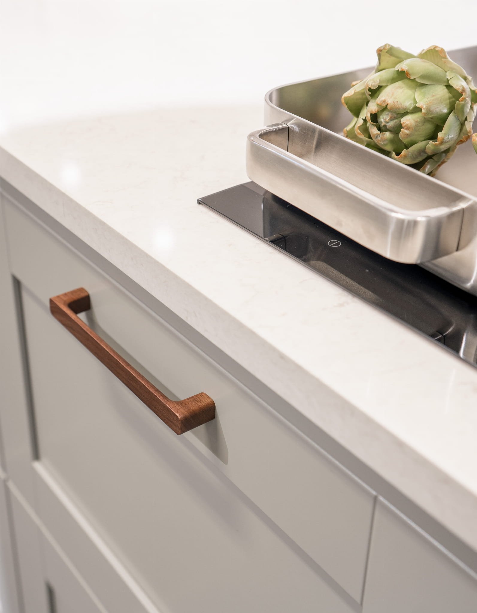 373287--Uchwyt-meblowy-podłużny-Sans-224-Drewniany-Orzech-Włoski-Beslag-Design-Skandynawskie-Uchwyty_4