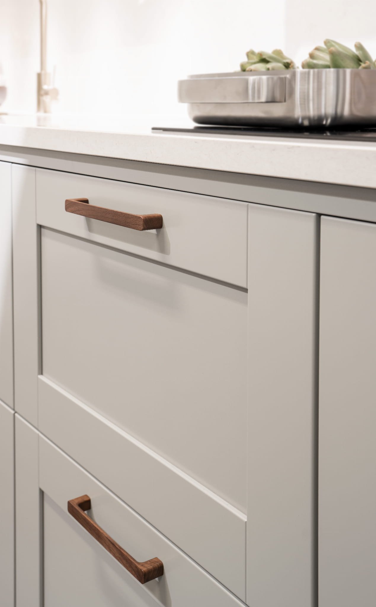 373287--Uchwyt-meblowy-podłużny-Sans-224-Drewniany-Orzech-Włoski-Beslag-Design-Skandynawskie-Uchwyty_5