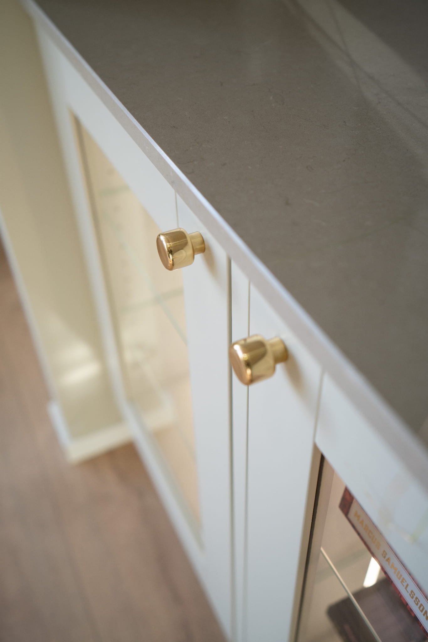 339360--Gałka-meblowa-Esther-Mosiężna-Polerowana-Lakierowana-Beslag-Design-Skandynawskie-Uchwyty_2