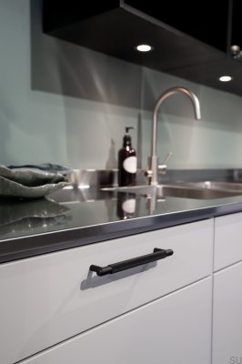 Ручка мебельная удлиненная Riff 160 Aluminium Black Matt