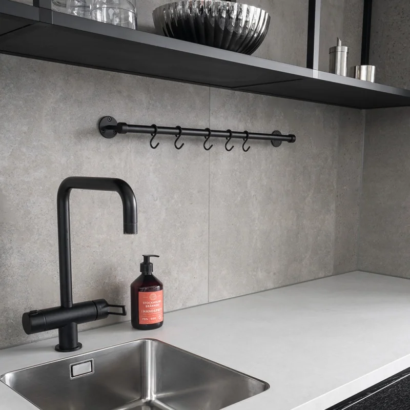 948002-41--Poręcz-kuchenna-Aveny-640-Mosiężna-Czarna-Beslag-Design-Skandynawskie-Uchwyty_2