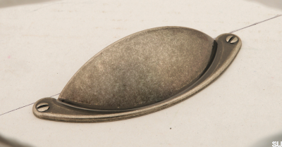 Мебельная ручка ракушка 1761 64 Античное серебро