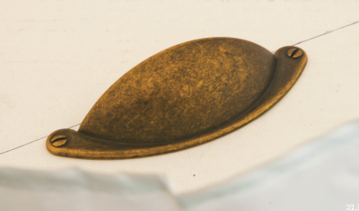 Ручка мебельная ракушка 1761 64 Античная бронза