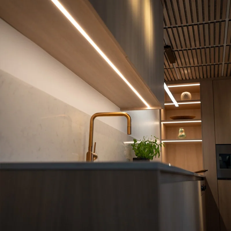 973612UT--Pasek-Ledowy-Flexy-SHE6-PW-PRO-2000-24V/14,4W-2700K-bez-Taśmy-Beslag-Design-Skandynawskie-Uchwyty_3