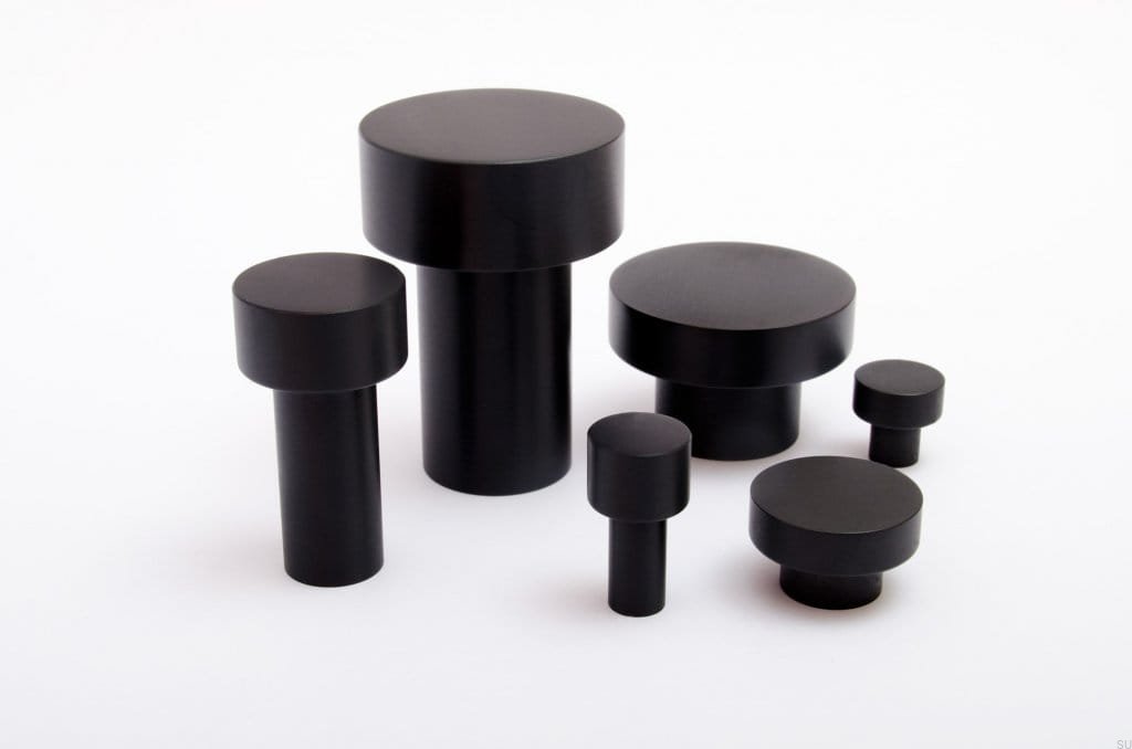 Czarne produkty z serii Dot