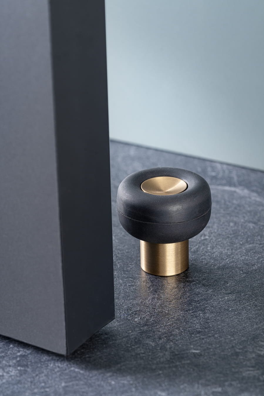 8003047L618--Stopka-Stoper-do-drzwi-podłogowy-Buggy-Złoty-Szczotkowany-Viefe-Skandynawskie-Uchwyty_2