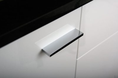 Мебельная ручка Clean Cut 64 из полированной стали серебристого цвета