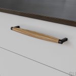 10210134--Uchwyt-meblowy-Podłużny-Hjo-256-Czarny-Mat-z-Drewnem-Dębowym-Twentytwo-Skandynawskie-Uchwyty_1