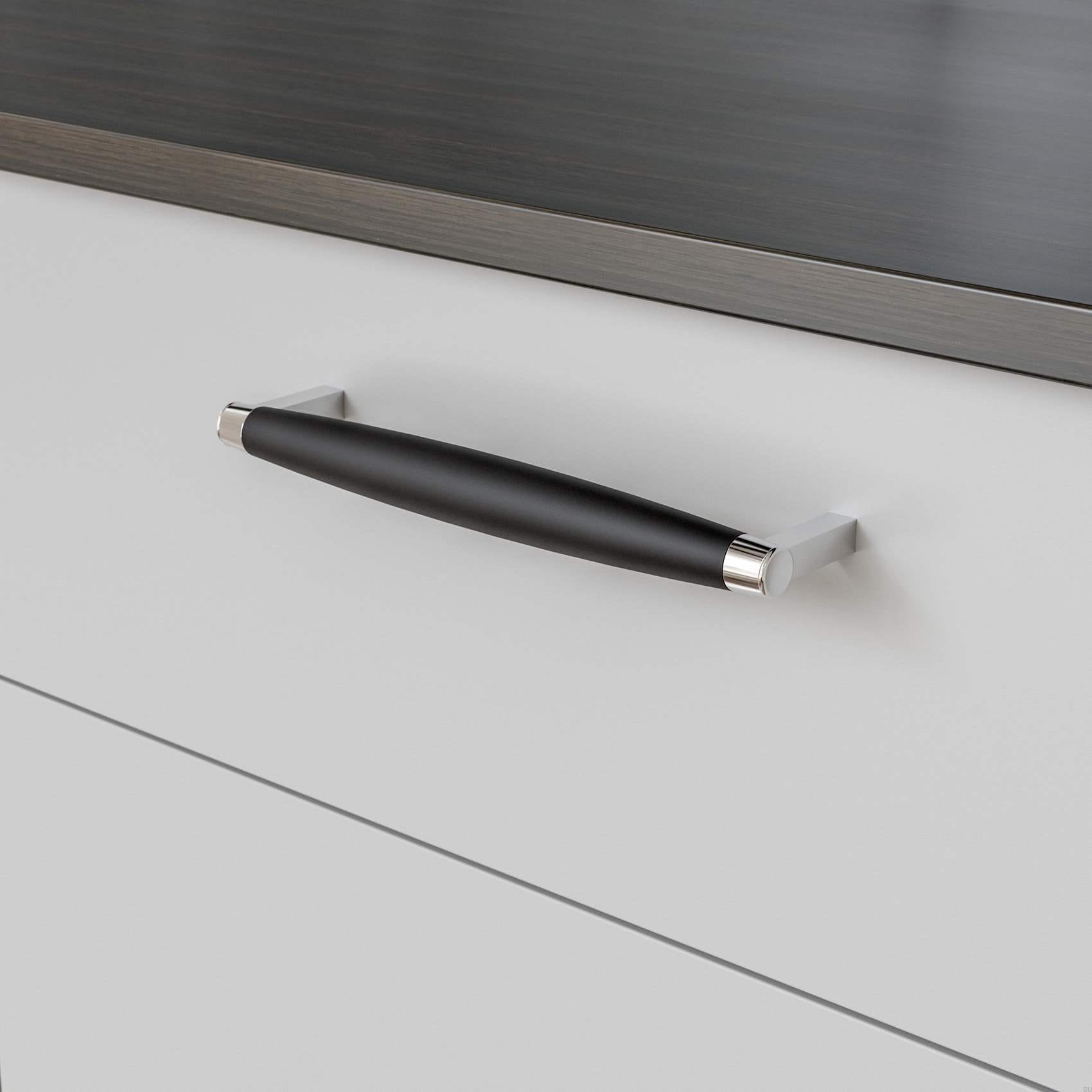 10200058--Uchwyt-meblowy-Podłużny-Hjo-192-Metalowy-Czarny-Mat-z-Chromem-Twentytwo-Skandynawskie-Uchwyty_1