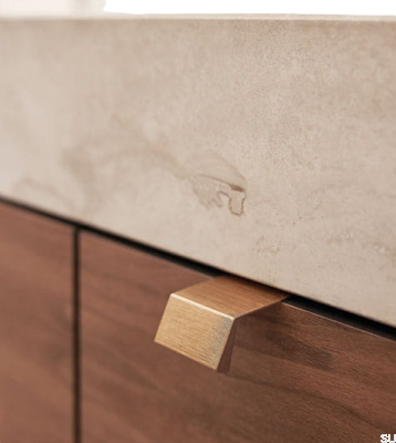 Ручка для мебели Bench 20 из алюминия с золотистым матовым краем