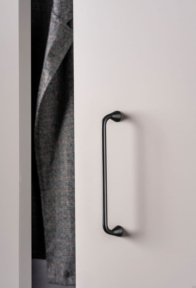 Ukazanie produktu na meblu