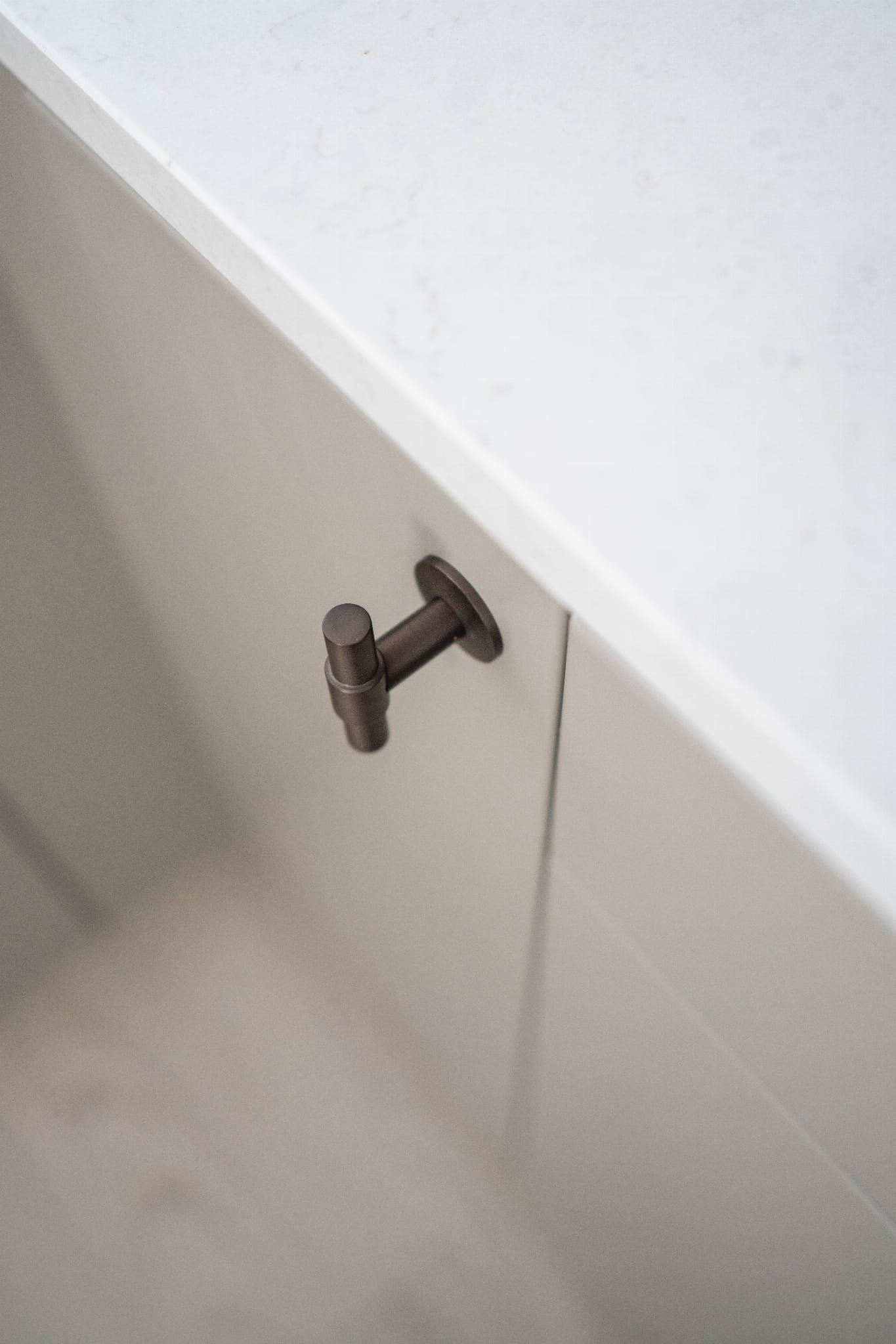 343299-11--Gałka-meblowa-T-Bar-Uniform-Mosiężna-Palona-Beslag-Design-Skandynawskie-Uchwyty_3