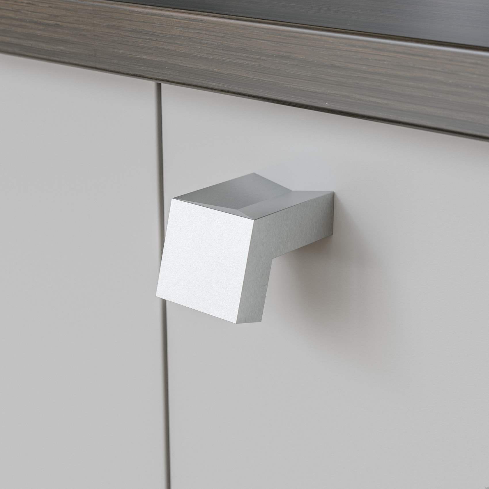 10210143--Gałka-meblowa-Båstad-16-Srebrny-Szczotkowany-Theofils-Skandynawskie-Uchwyty_1