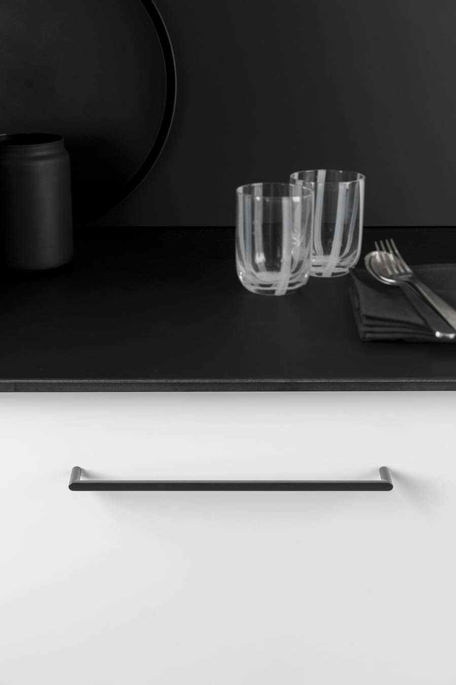 0487256Z03--Uchwyt-meblowy-podłużny-Pura-256-Czarny-Tytanowy-Polerowany-Viefe-Skandynawskie-Uchwyty_2