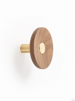 Настенная вешалка Zoot 90 из орехового дерева с алюминием, полированным под золото