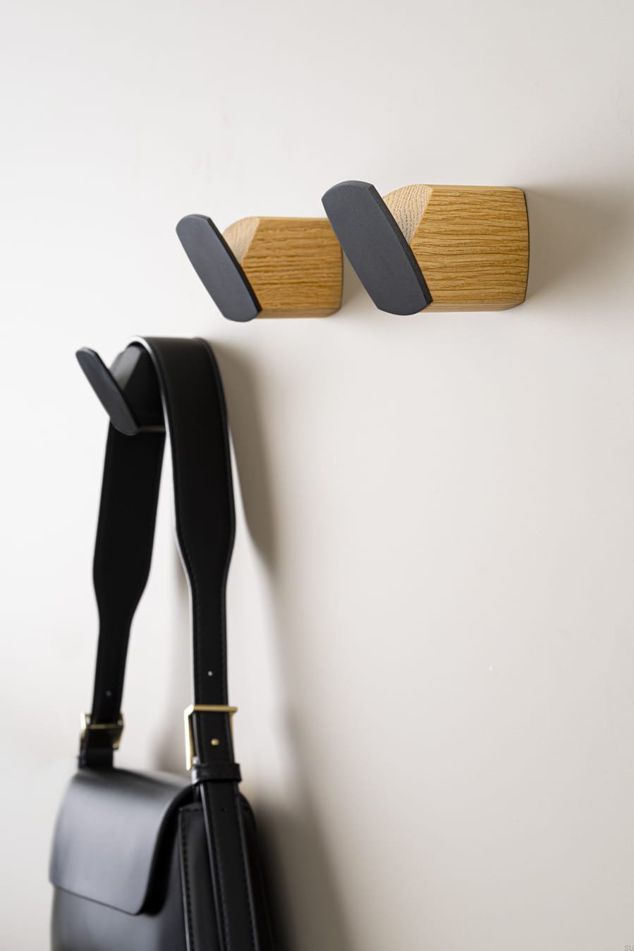 7025045N16M27EI--Wieszak-ścienny-Megg-Drewniany-Dębowy-z-Szarym-Viefe-Skandynawskie-Uchwyty_2