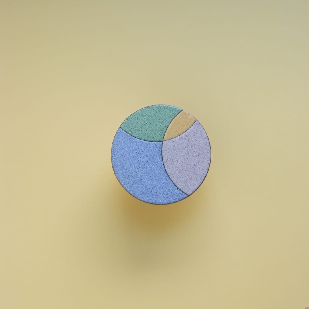 E_60-0-0-2--Wieszak-Ścienny-Eclipse-80-Drewniany-Emaliowany-Kolorowy-Wzór-2-Dot-Manufacture-Skandynawskie-Uchwyty_5