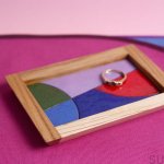 E_68-0-0-2--Tacka-na-biżuterię-Scene-Abstract-with-red-Drewniana-Emaliowana-Dot-Manufacture-Skandynawskie-Uchwyty_1