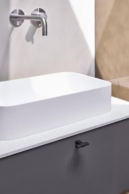 Металлическая ручка для мебели T-Bar Crossing 50, матово-черная с черным дубовым деревом