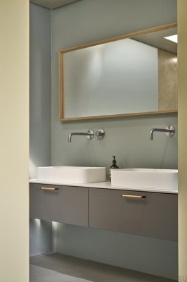 Ручка для мебели Crossing 160 удлиненная, металл, матовый черный с дубовым деревом