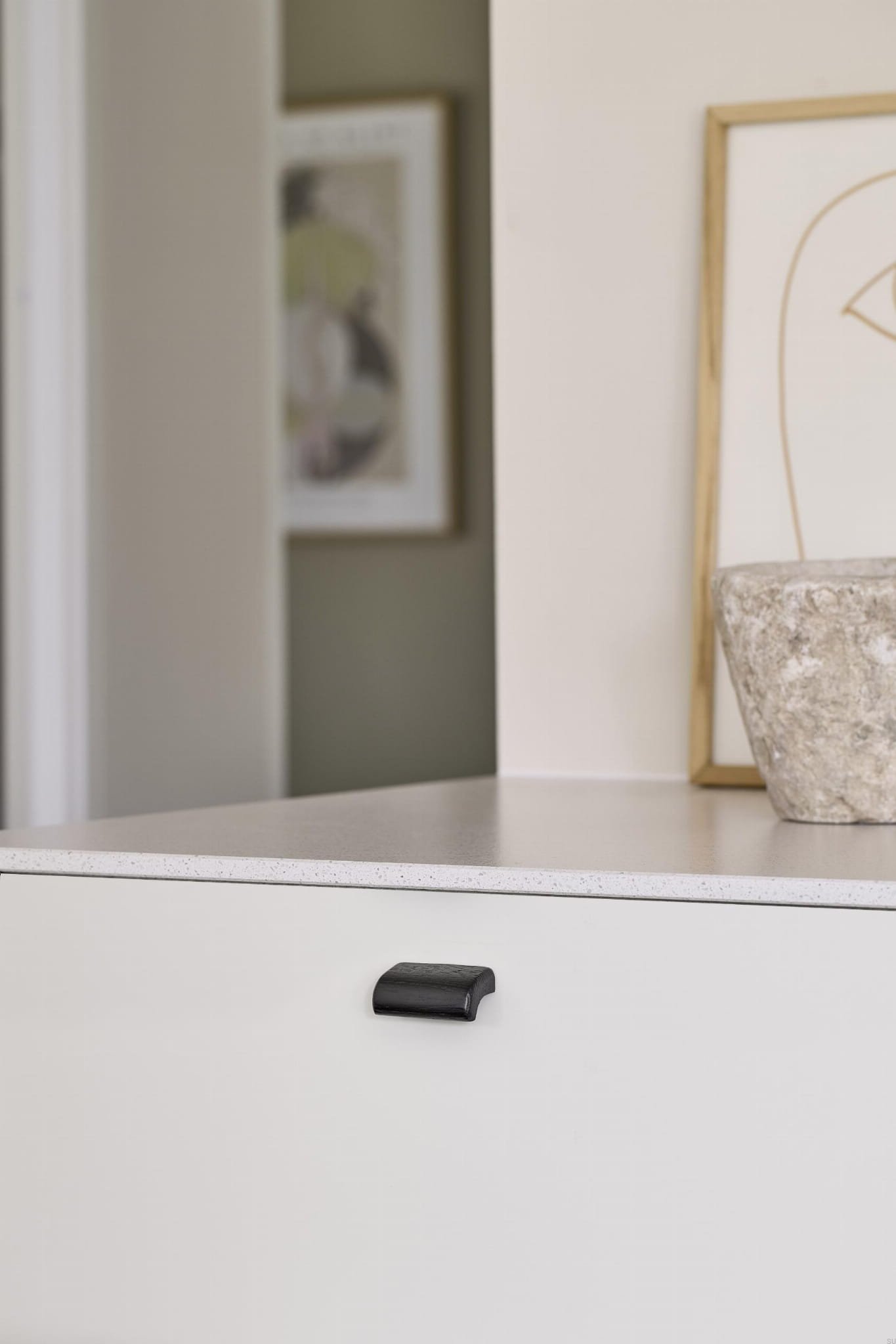 103190032-992--Gałka-meblowa-Glove-32-Drewniana-Dębowa-Czarna-Furnipart-Skandynawskie-Uchwyty_2